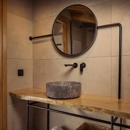 Horizon Stone House *