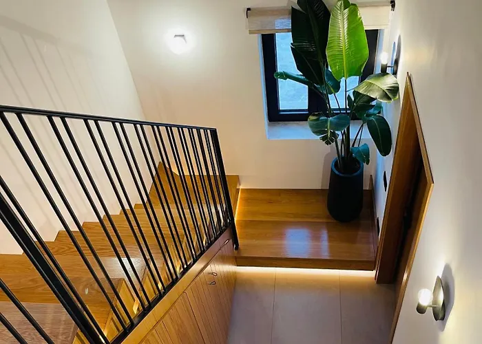 Villa Horizon Stone House